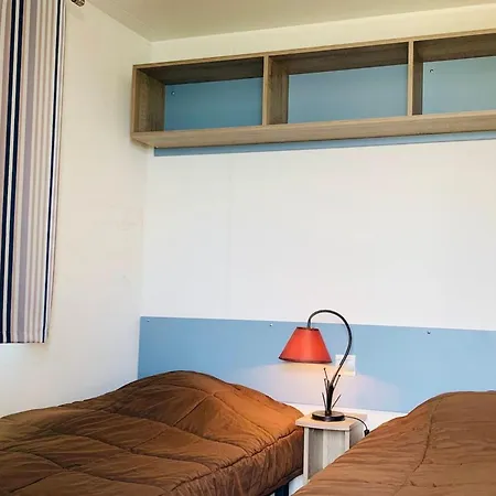 Mobil-home Au Bord De L'etang Avec Terrasse Privee - 2 Chambres, Cuisine Equipee, Activites Nautiques - Fr-1-584-308