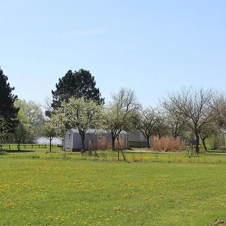 Mobil-home Au Bord De L'etang Avec Terrasse Privee - 2 Chambres, Cuisine Equipee, Activites Nautiques - Fr-1-584-308 Bures (Meurthe-et-Moselle)